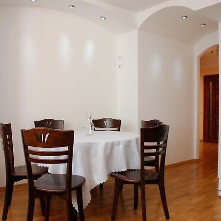 Kiev Pozniaky Apartment Ruang foto