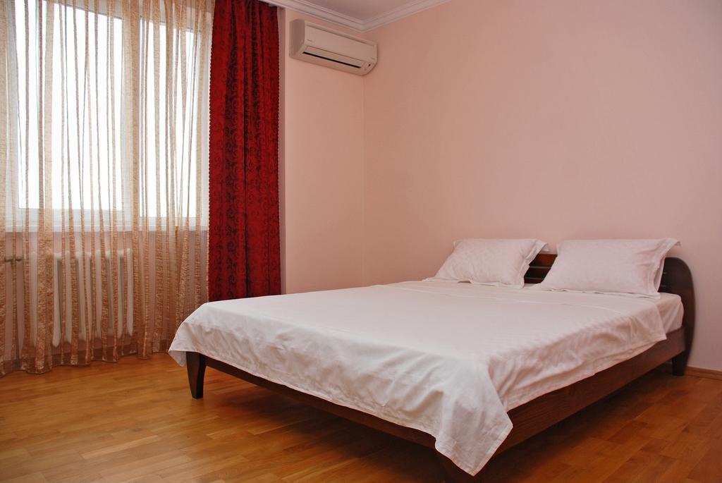 Kiev Pozniaky Apartment Ruang foto
